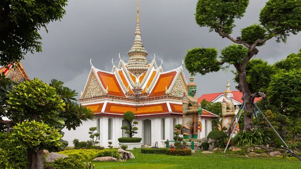 Bangkok Temple Tours: Buddhist Sites