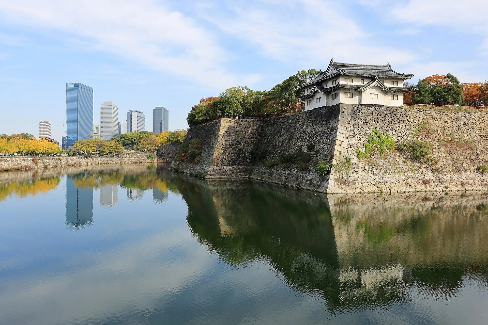 Photo of Osaka Castle and surrounding moat.